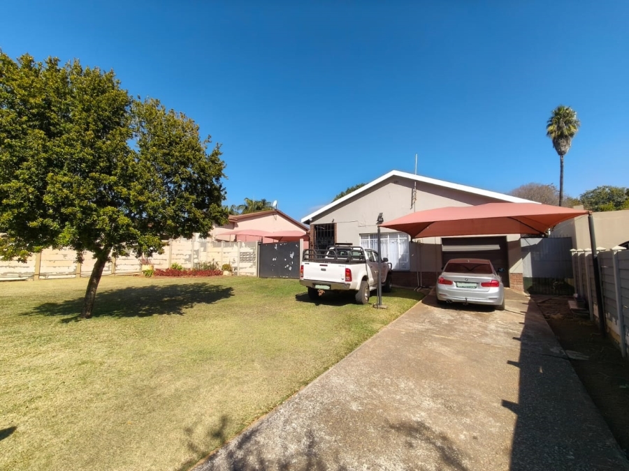 3 Bedroom Property for Sale in Protea Park North West